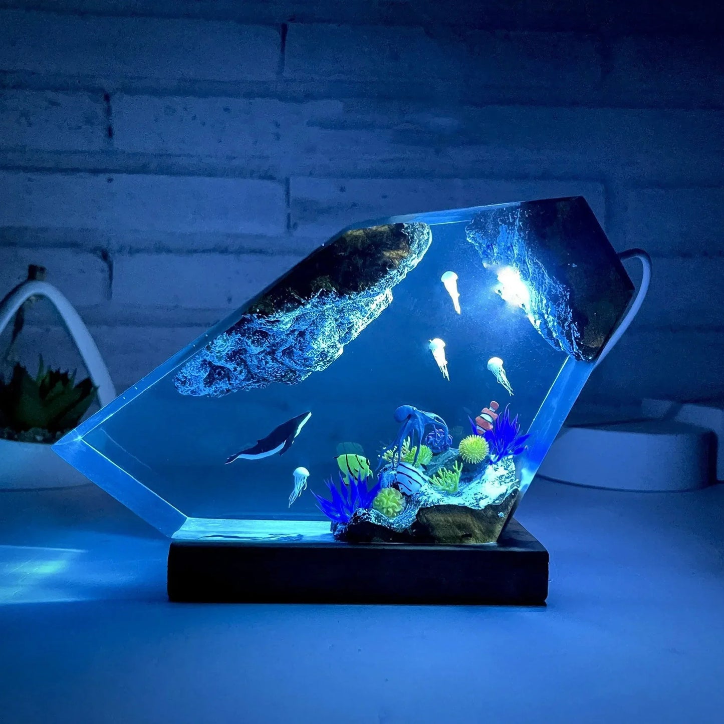 LED lamp with a whale and jellyfish motif, decoration