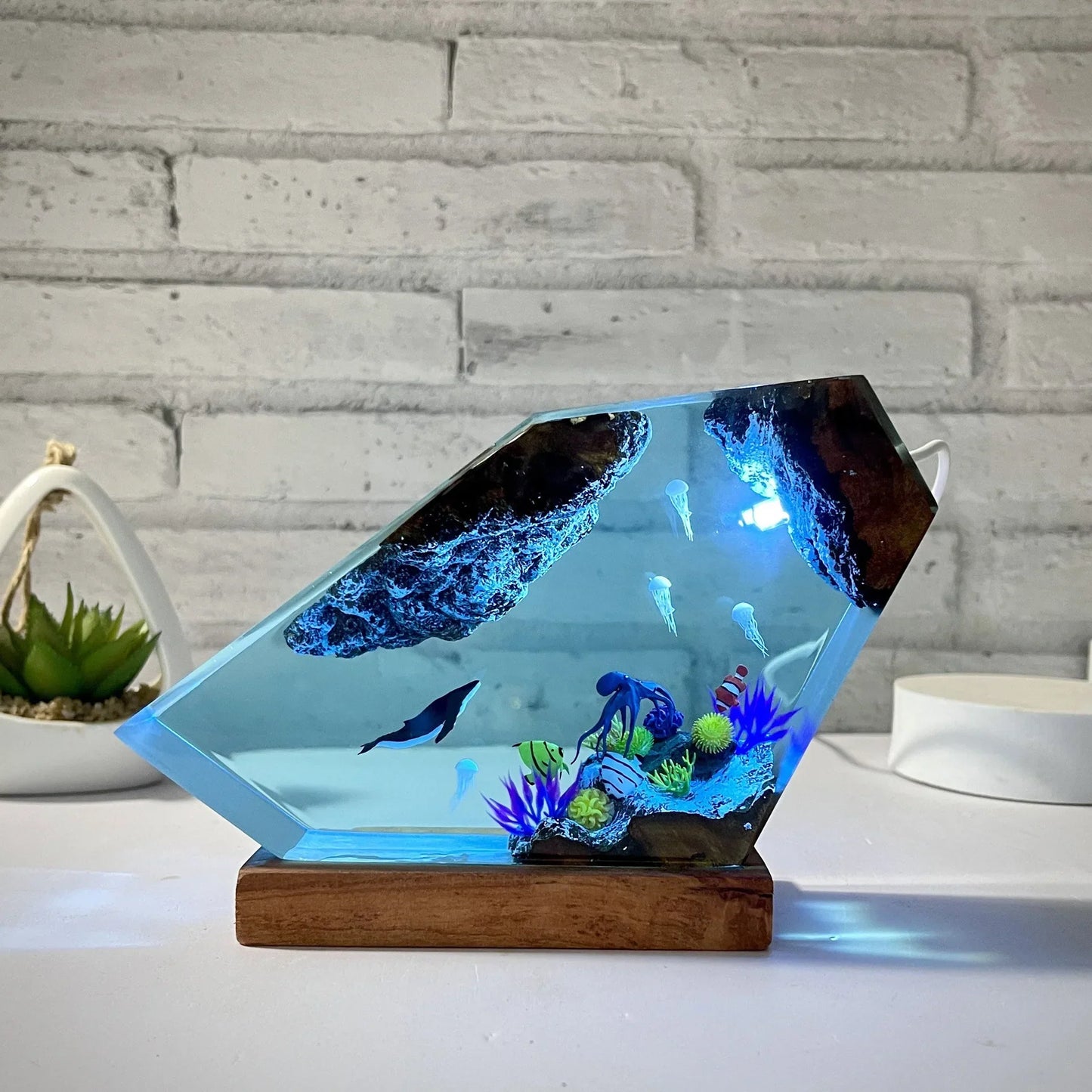 LED lamp with a whale and jellyfish motif, decoration